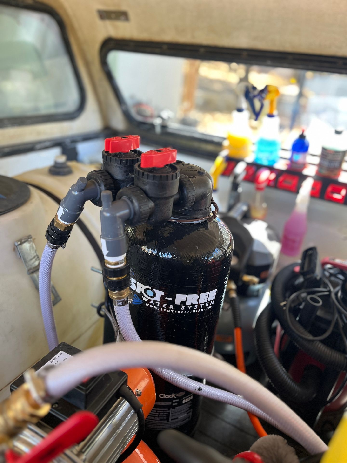 DI water filtration system, Mobile detailing professional setup